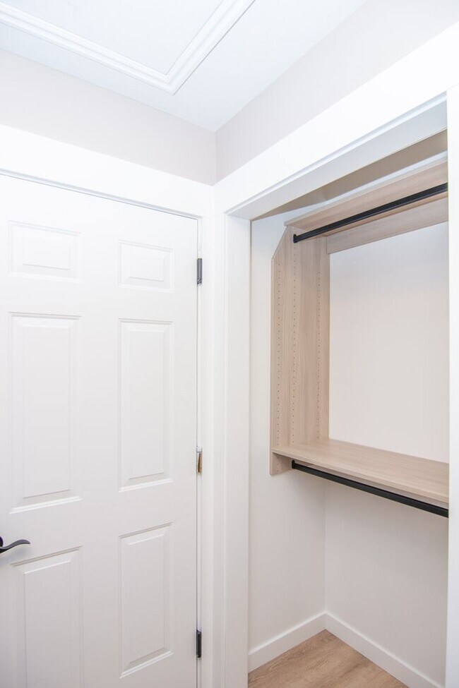 Building Photo - Bountiful Home w/ 2 Car Garage, EV Charger, & Updated Remodeling