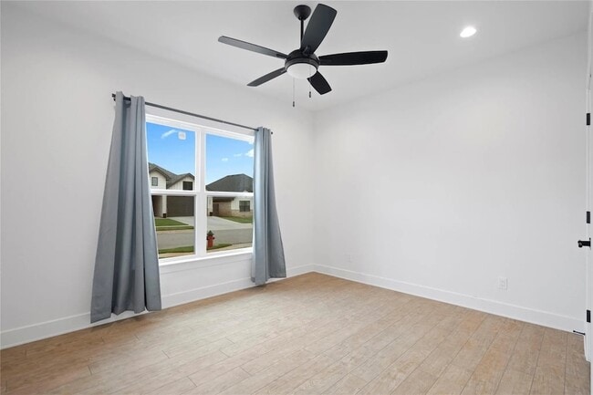 Building Photo - 4533 Seals Ln