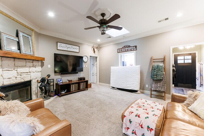 Building Photo - 6037 72nd St