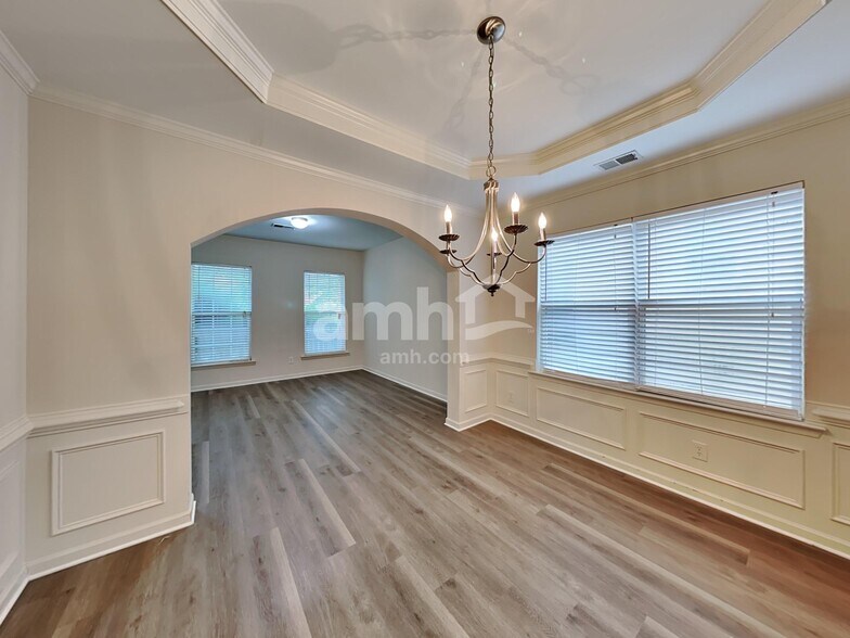 Building Photo - 1637 Bradmere Ln