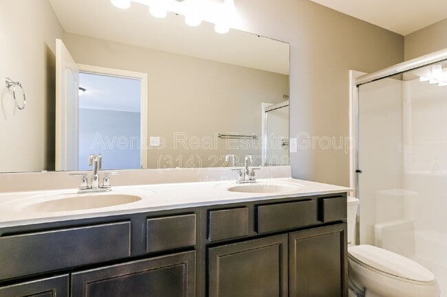 Building Photo - 39 Wingtip