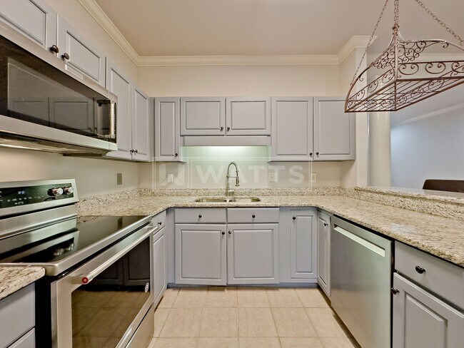 Building Photo - 2080 Stone Brook Dr