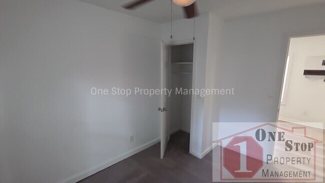 Building Photo - 807 S Hardy Ave