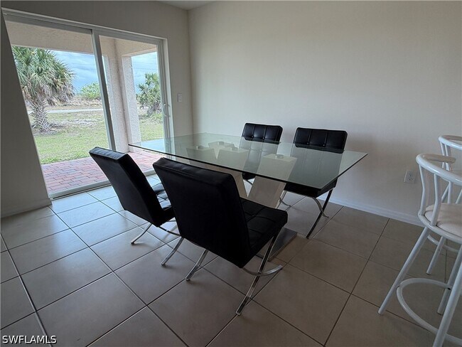 Building Photo - 513 Ella Jean Pl