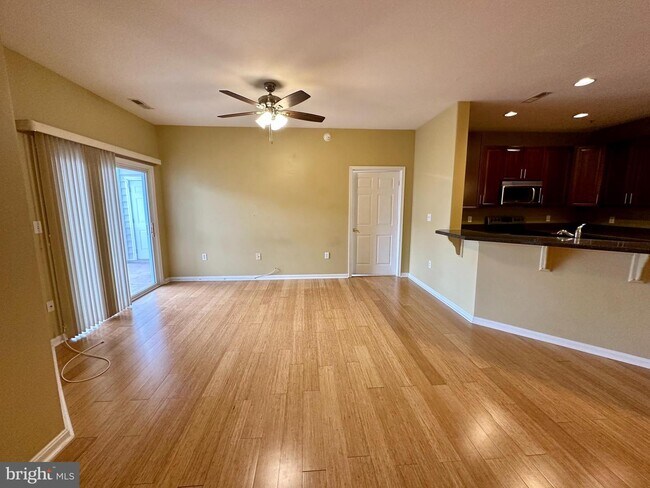 Building Photo - 3902 Fullerton Ct