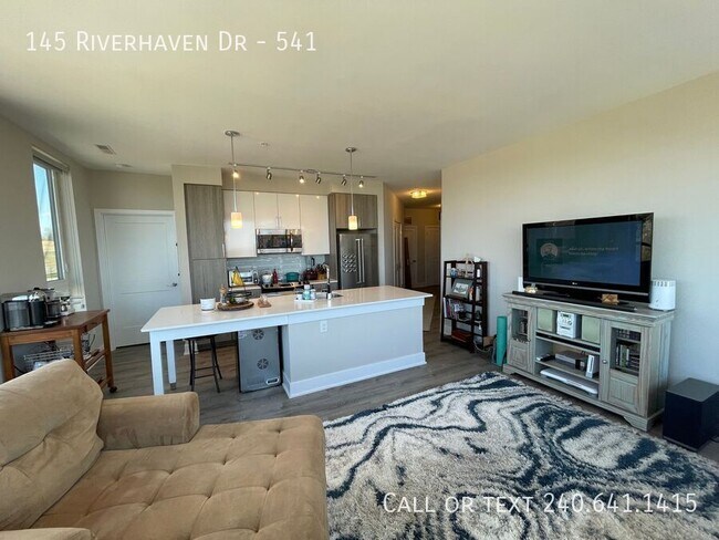 Building Photo - 145 Riverhaven Dr