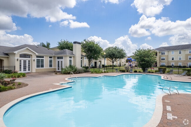 Pool - Matthew Ridge Apartments
