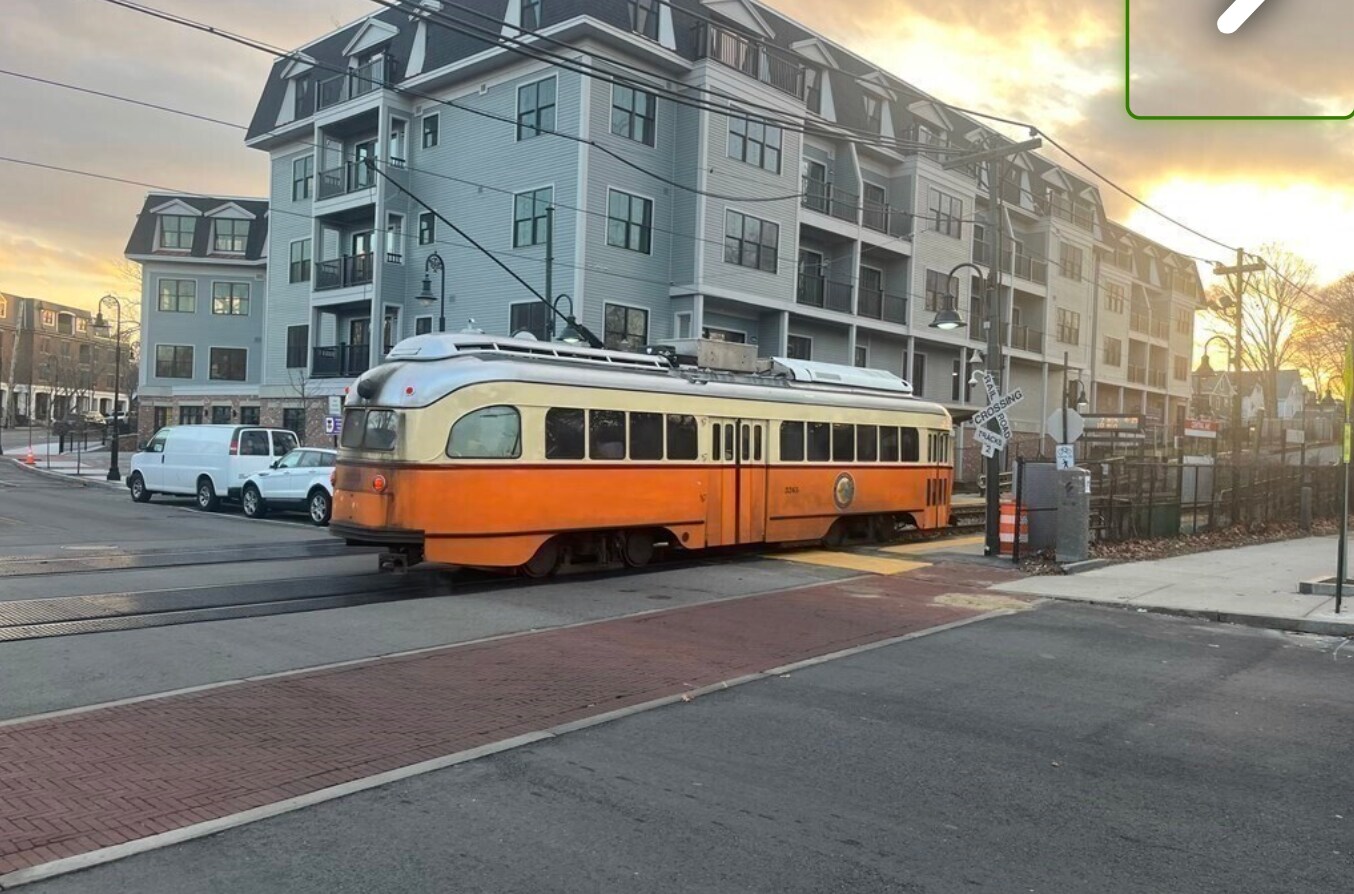 Building Photo - 52 River St