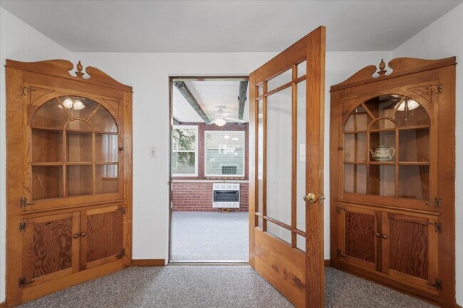 Building Photo - 3635 Poplar Ave