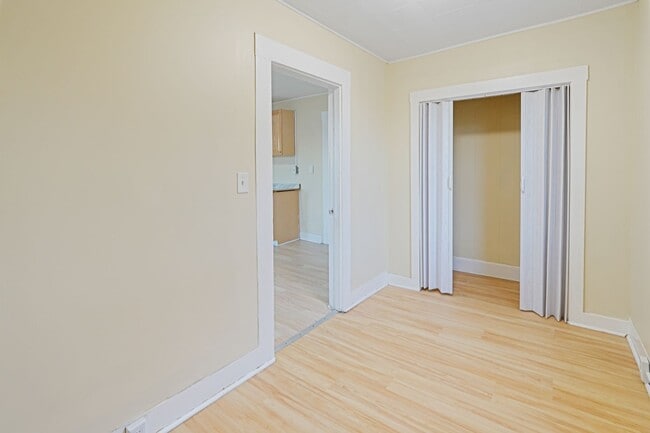 Building Photo - 168 Lunenburg St