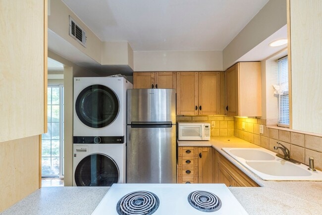 Building Photo - 1502 E 37th St