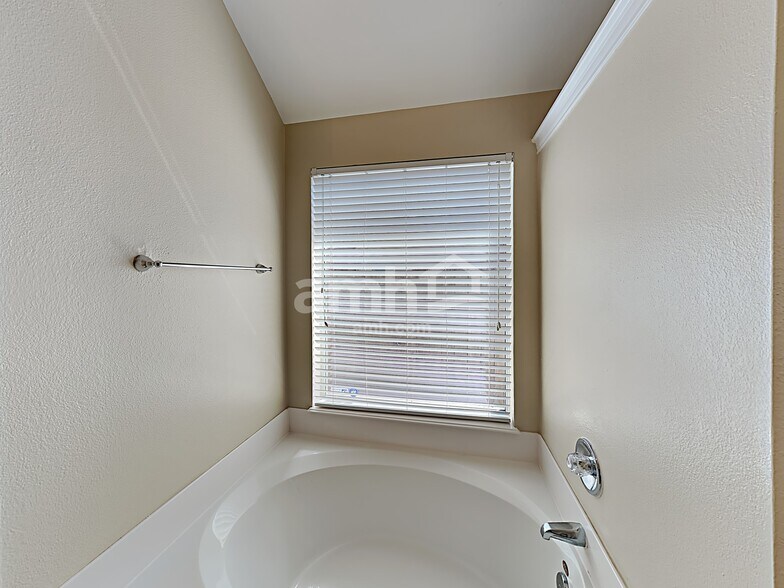 Building Photo - 16219 Lavender Creek Ct