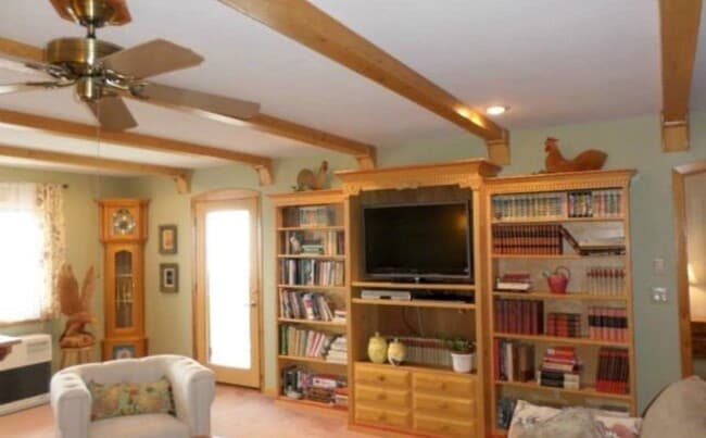 Building Photo - 7548 Evergreen Dr