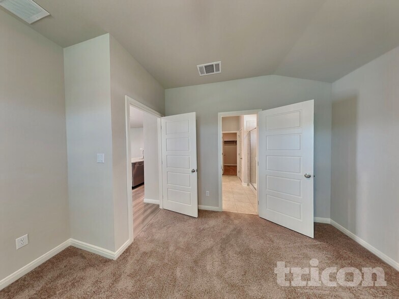 Building Photo - 5504 Shasta Pl