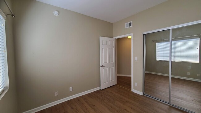 bedroom 2 door and closet - 1471 S Wooster St
