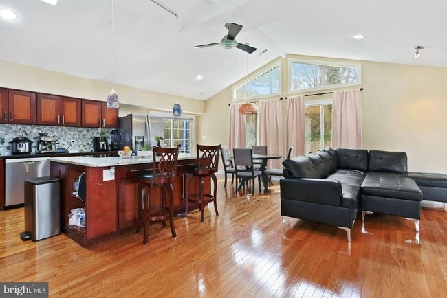Building Photo - 7029 Old Dominion Dr