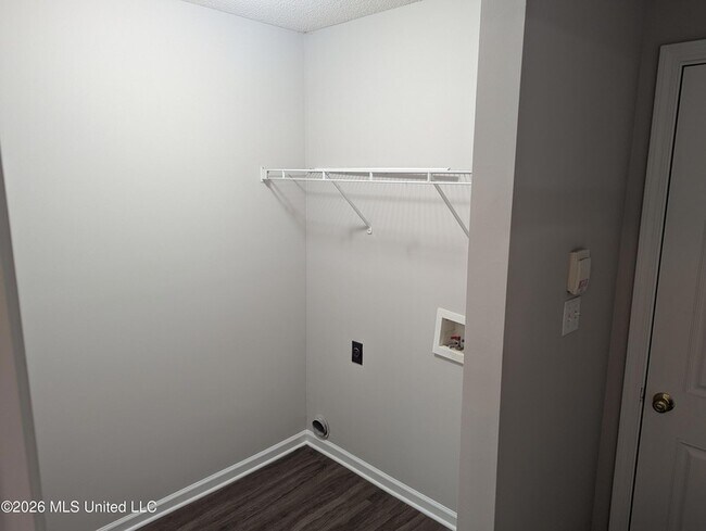 Building Photo - 947 Clubhouse Dr