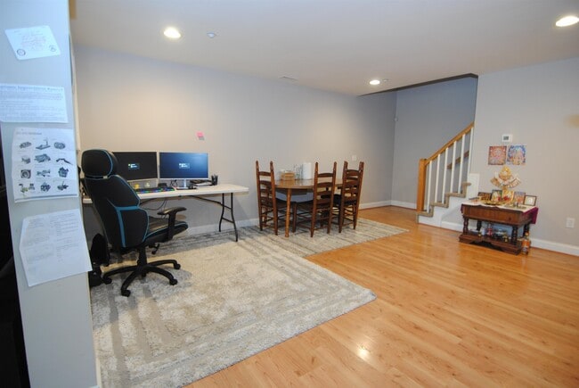 Building Photo - 3 Maple Ridge Dr