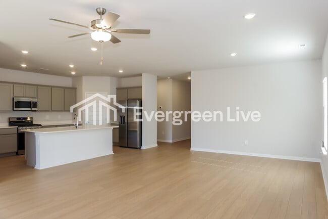 Building Photo - 158 Fenwick Pl