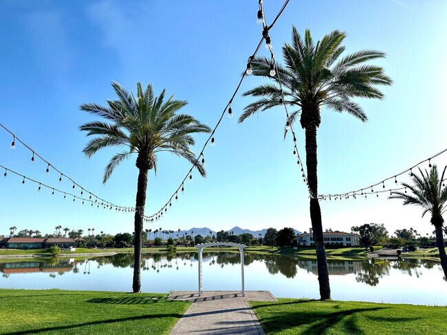 Building Photo - 7401 N Scottsdale Rd