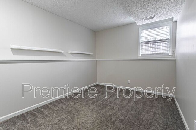 Building Photo - 13032 W 102nd Terrace