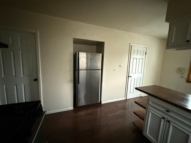 Building Photo - 5235 Long Ave