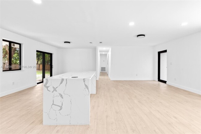 Building Photo - 14171 SW 37th Ct