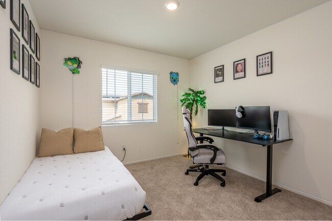 Building Photo - 28650 New Yorker Ln