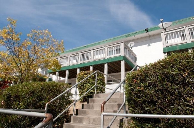 Building Photo - 2 bedroom in Vallejo CA 94591-4981