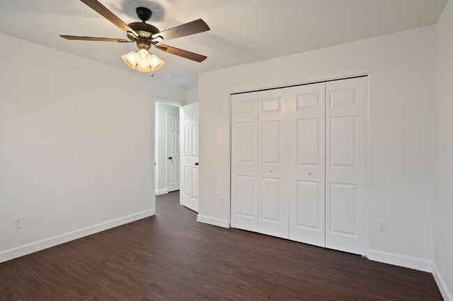 Building Photo - Completely renovated two bedroom!