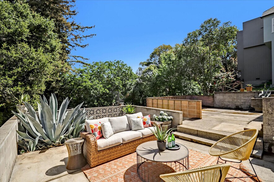 Building Photo - 914 Everett Ave