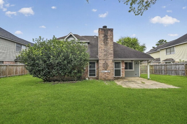 Building Photo - "Charming 3-Bed Oasis with Modern Touches & Granite Elegance in Houston!"