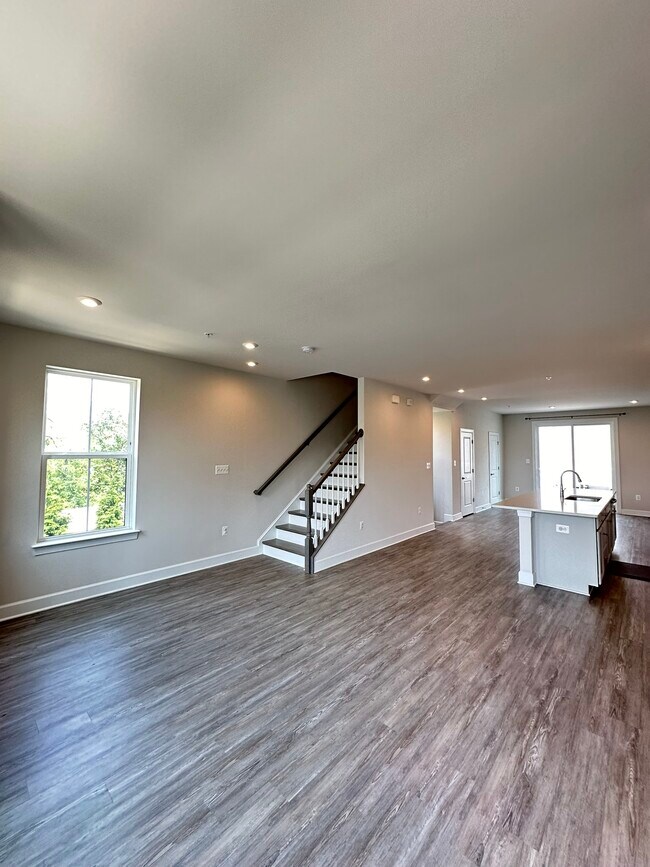 Building Photo - 131 Albany Pl