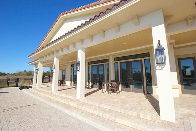 Building Photo - Coastal Living in Marina del Palma?!