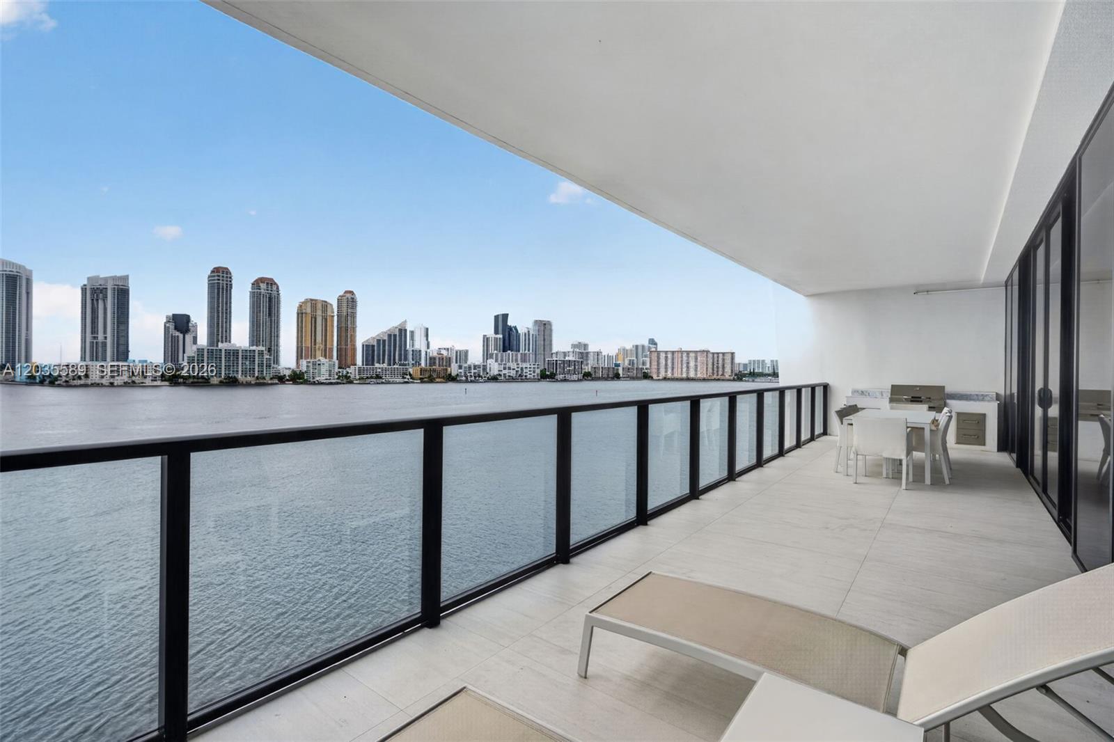 Building Photo - 5500 Island Estates Dr