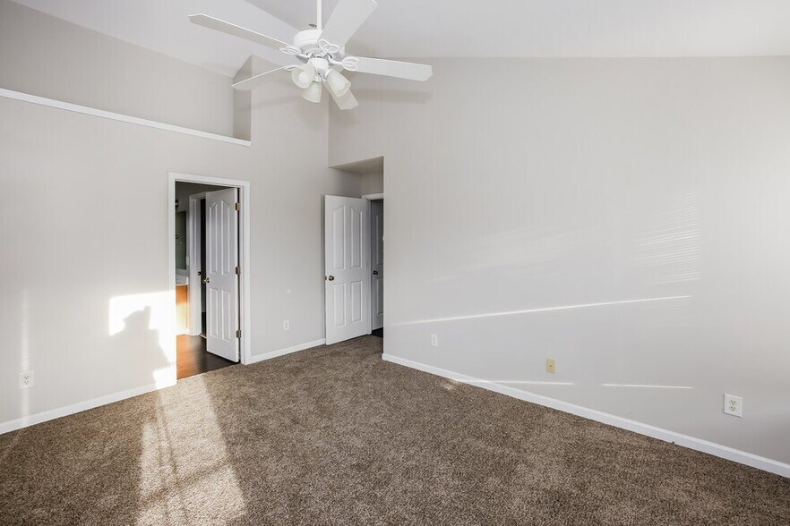 Building Photo - 4010 Saphire Ln