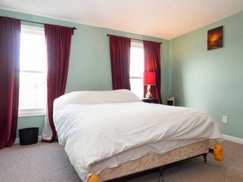 Building Photo - 3732 Falls Rd