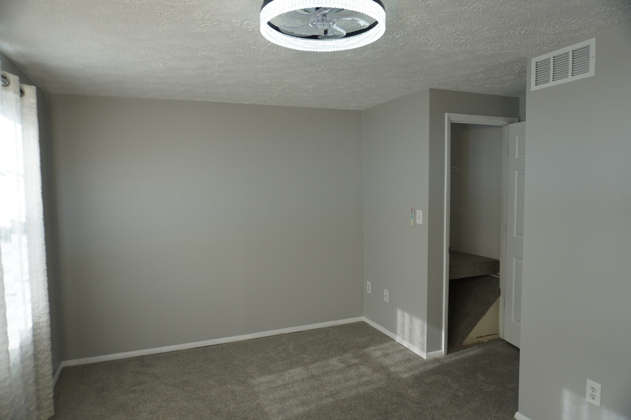 Building Photo - 25 Stillwood Cir