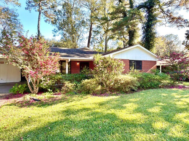 Building Photo - 424 Highland Park Dr