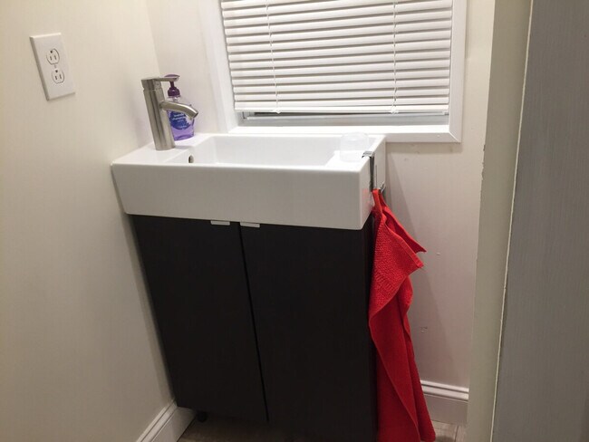 Building Photo - 3405 Newton St