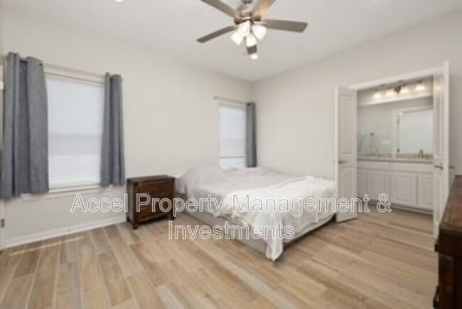Building Photo - 8410 N 33rd Ln