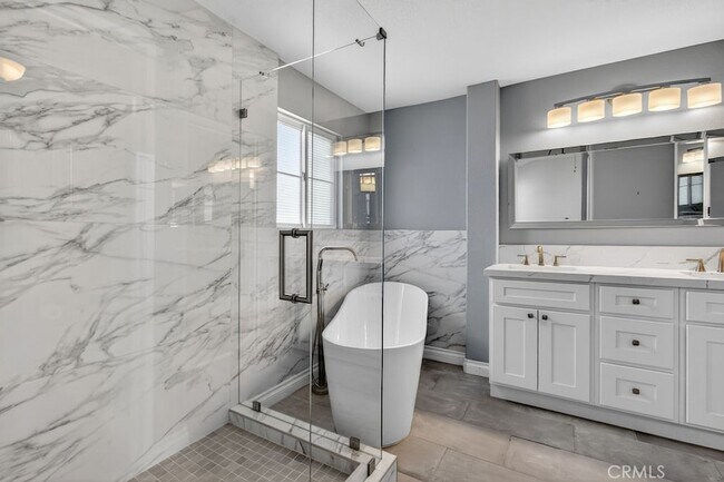 Building Photo - 26 Vía Cordoba