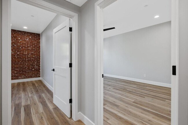 Building Photo - 147 S K St