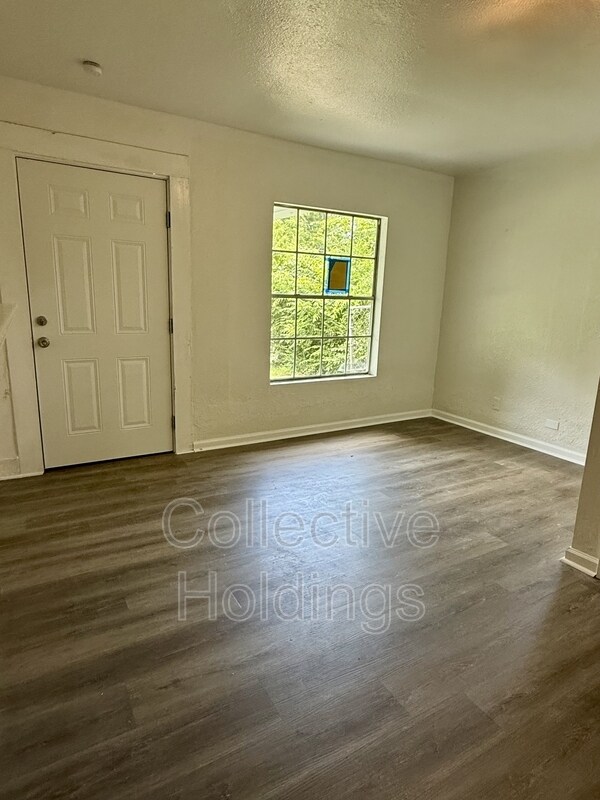 Building Photo - 7213 Naples Ave