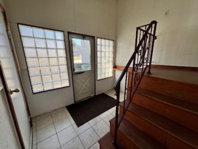 Building Photo - Spacious 3 Bedroom Rancher in Whitemarsh Township $2900/ month