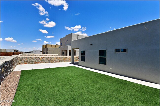 Building Photo - 541 Paseo Modesto Dr