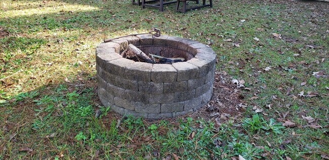 Building Photo - 7680 Pond Drive, Laurinburg, NC 28352