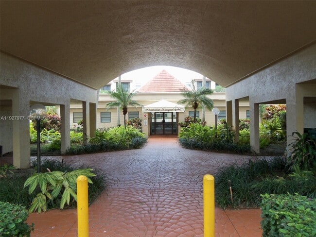 Building Photo - 10551 W Broward Blvd