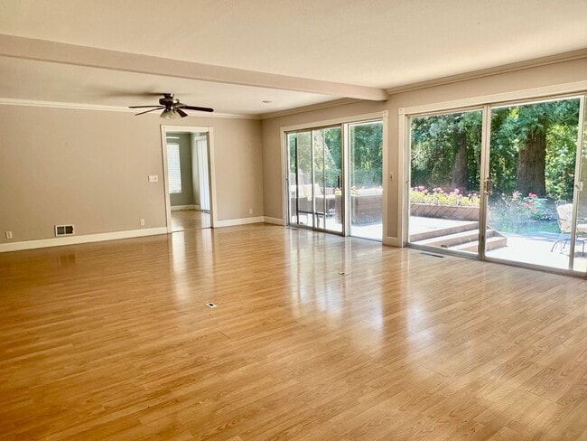 Building Photo - Single Story Home with Sparkling Pool, Large Spacious Lot with Top Schools! Monte Sereno/Los Gato...