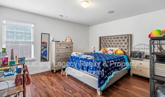 Building Photo - 5047 Mt Hope Dr
